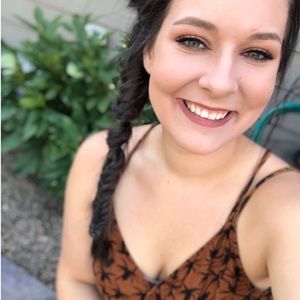 Meet your Posher, Monica